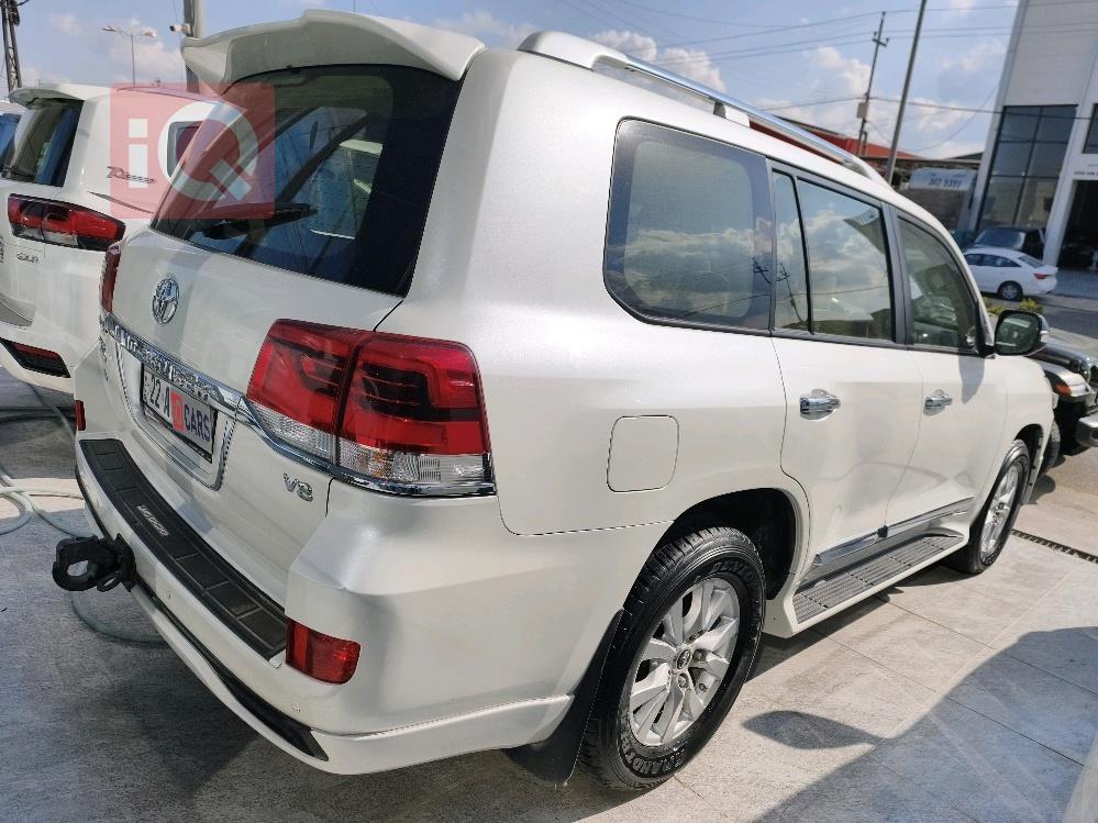 تويوتا لاندكروزر